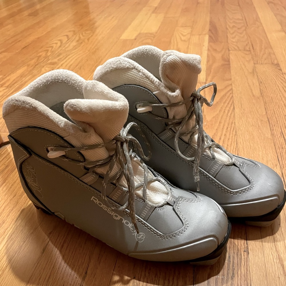 Rossignol X-1 Womens Cross Country Ski Boots NNN Touring